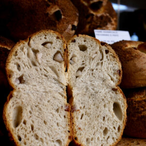 Pane Guanciale di Norcia igp, pecorino romano dop e pepe nero.