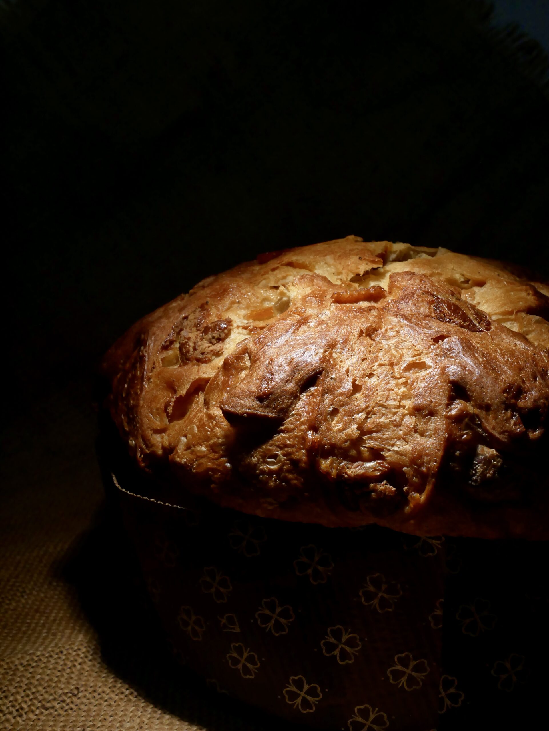 Panettone al mandarino candito, cioccolato al caramello e caffè - immagine 3