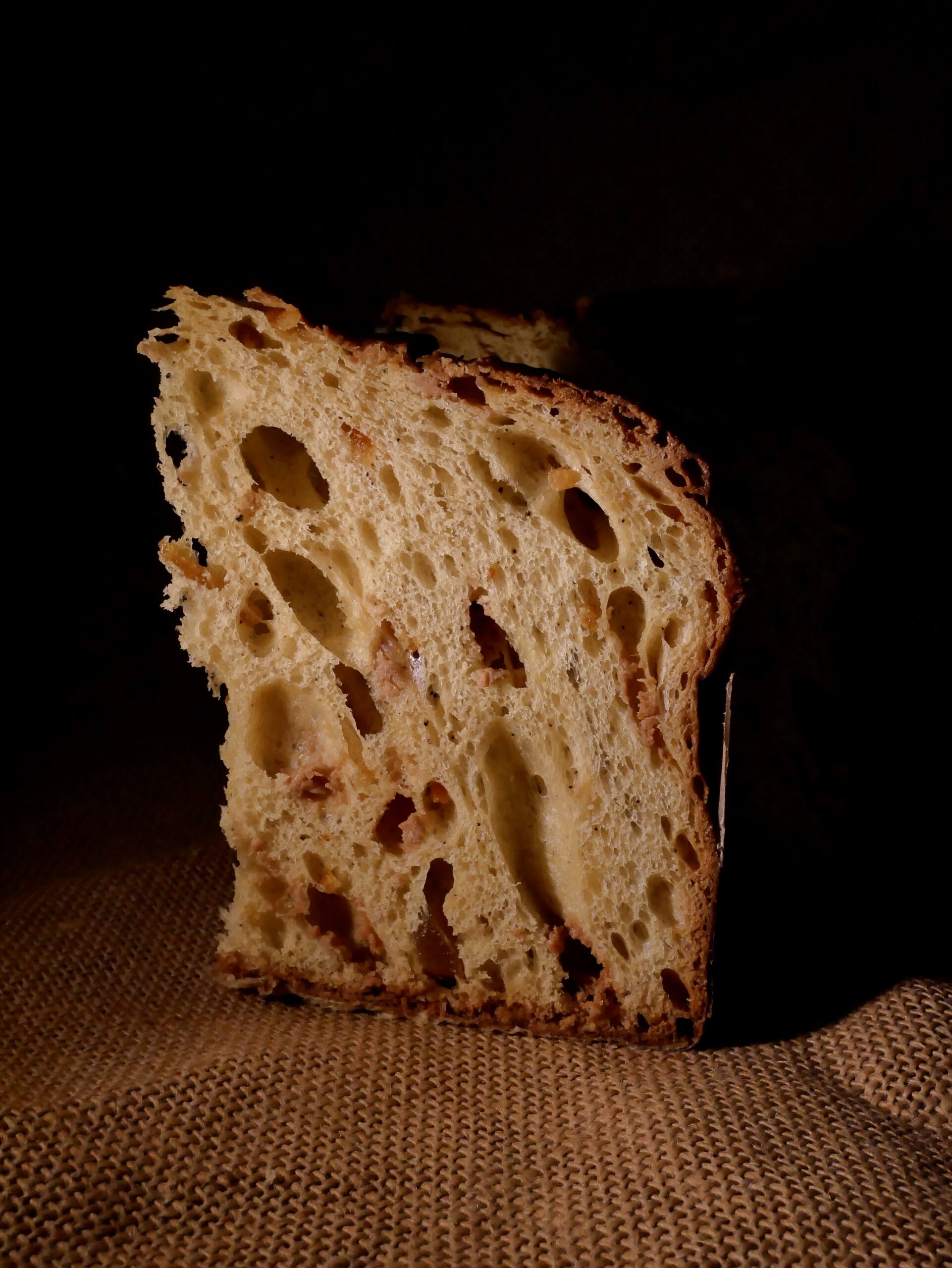 Panettone al mandarino candito, cioccolato al caramello e caffè